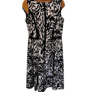 Black & White Leaf Print Sleeveless Fit & Flare Dress With Back Zipper Closure